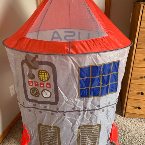 Space‎ Adventure Roarin' Rocket Play Tent 5 Feet Tall By About 3 Foot Diameter - Picture 6 of 8